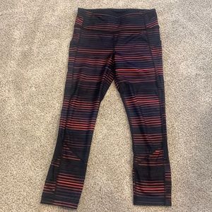 Lululemon size 4 capri pants with side pockets